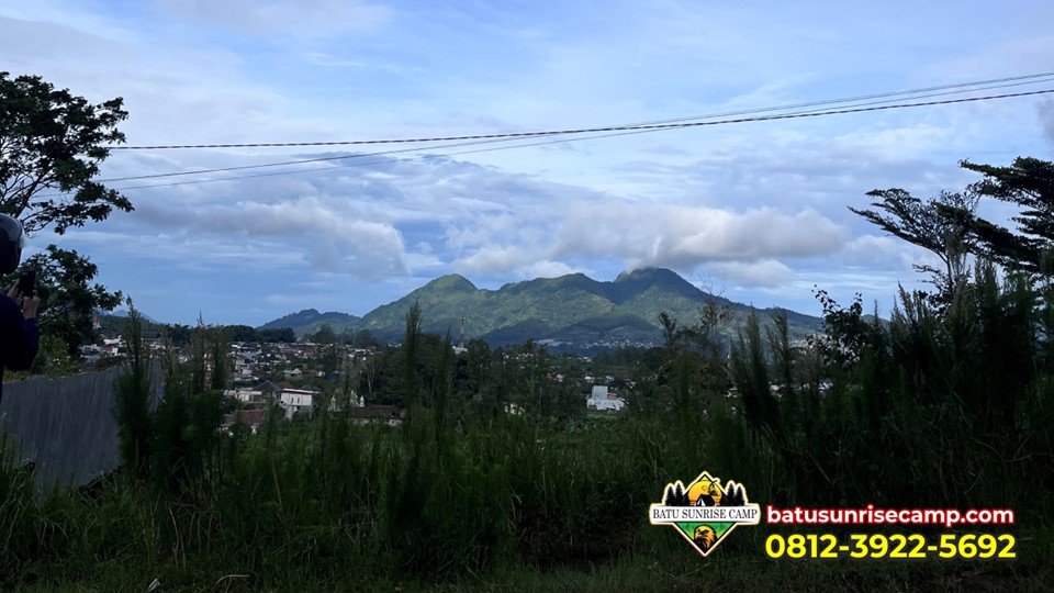 Suasana camping di Batu Sunrise Camp